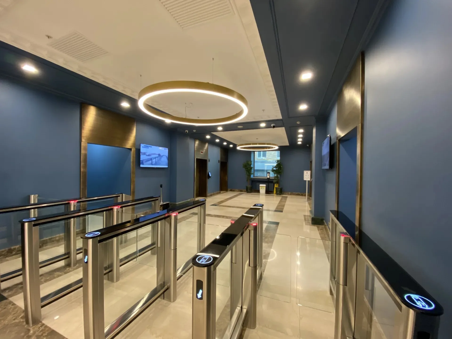 Central City Tower: лобби и ресепшен